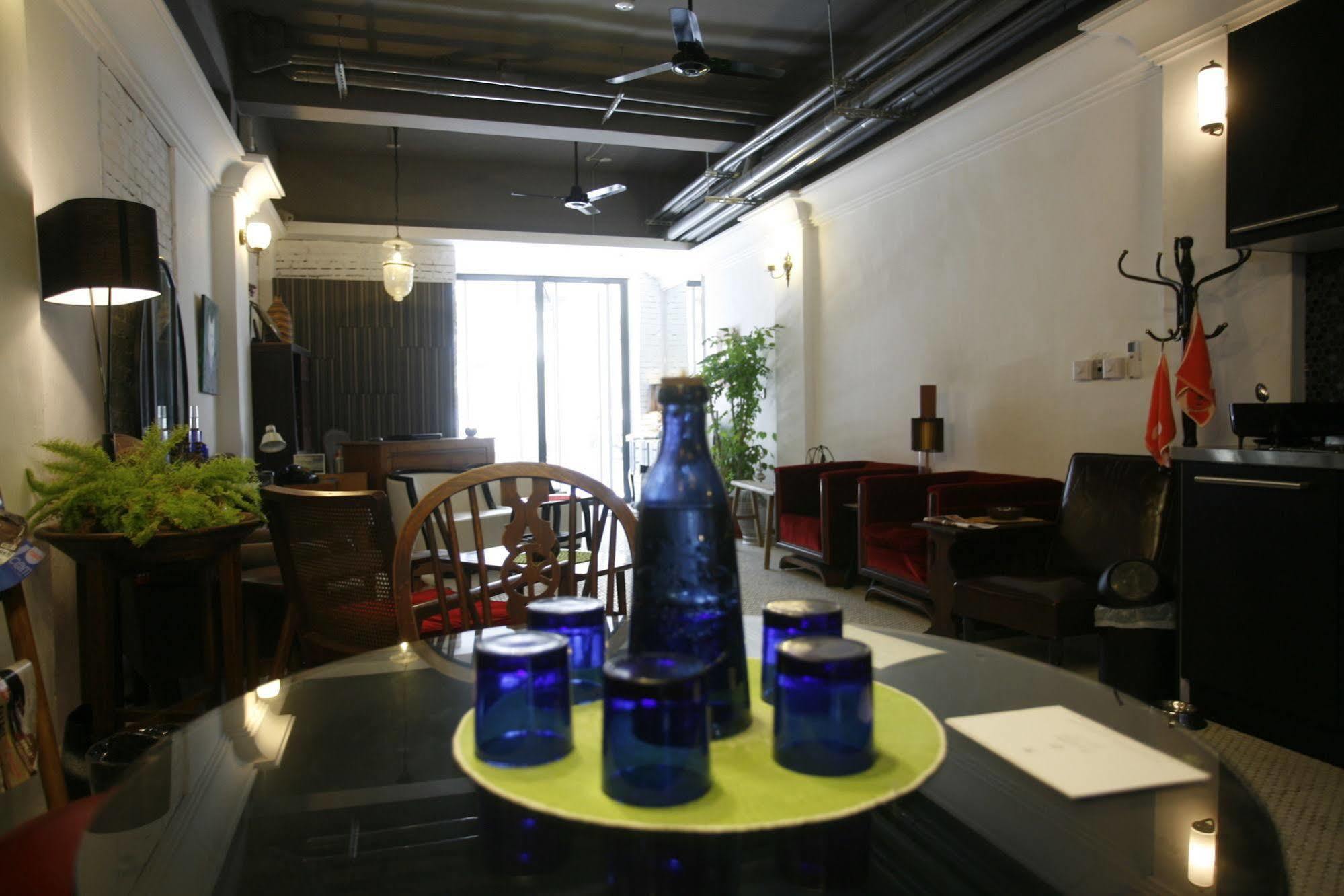 白狗公寓amo B&B市區金三角 東大門夜市 Hualien Exterior foto