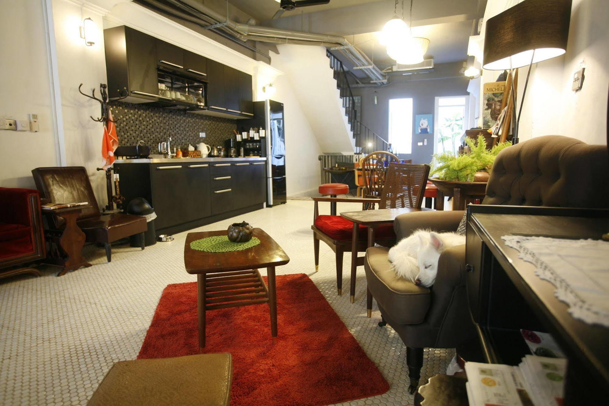 白狗公寓amo B&B市區金三角 東大門夜市 Hualien Exterior foto