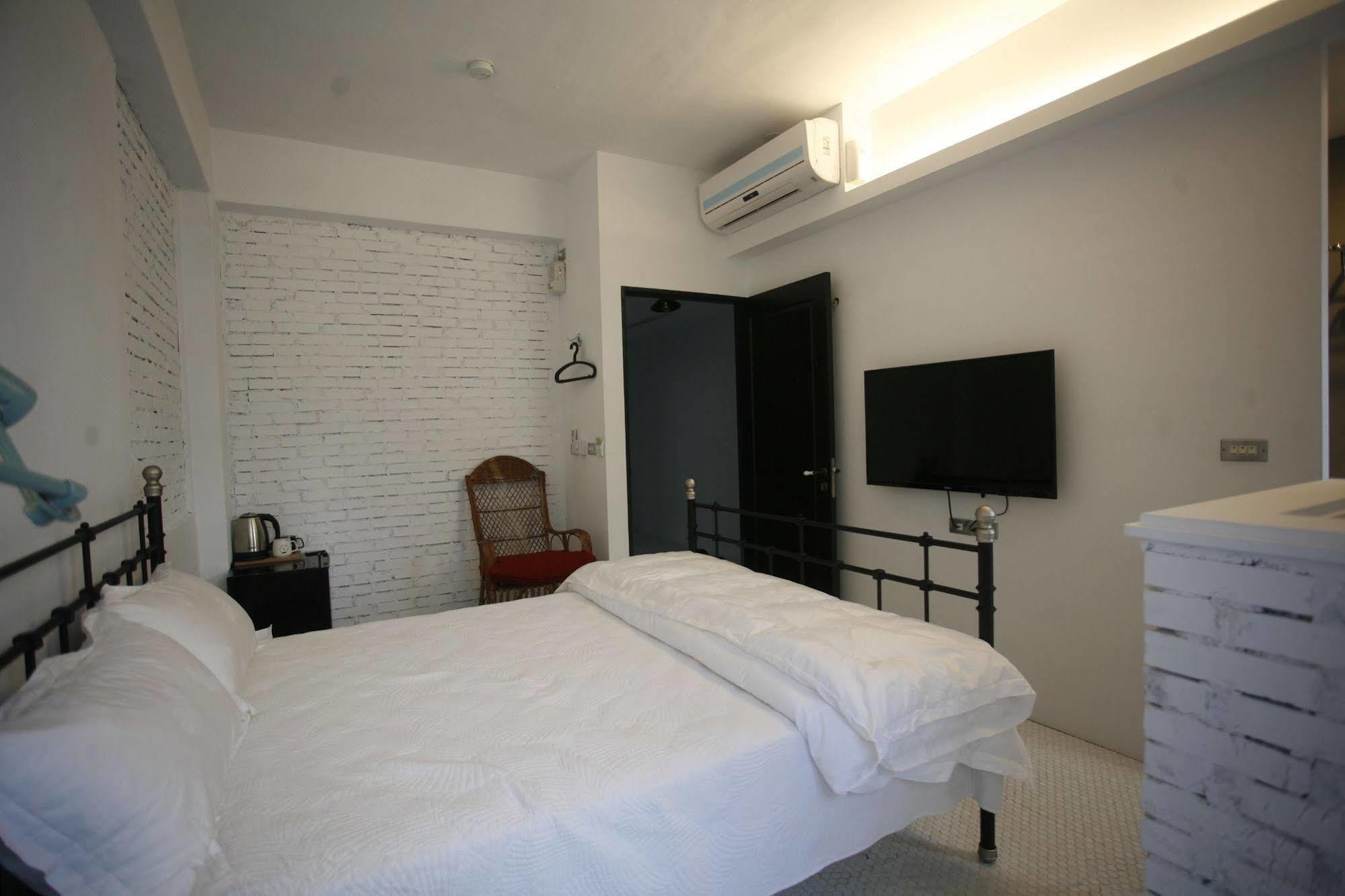 白狗公寓amo B&B市區金三角 東大門夜市 Hualien Exterior foto